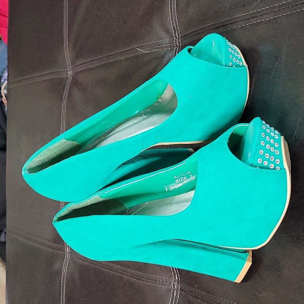 Faux suede platform heels - Picture 3 of 7